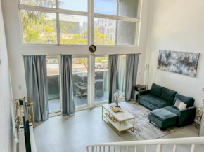 Beautiful Loft in Little Italy SD with Parking